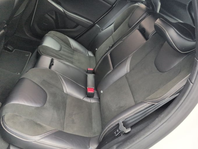 2017 Volvo V40