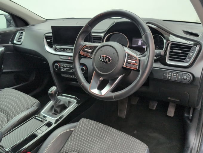 2025 Kia Xceed
