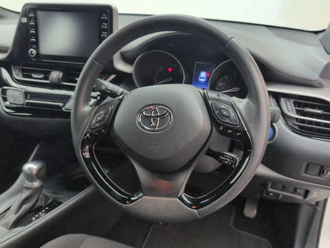 2025 Toyota C-hr