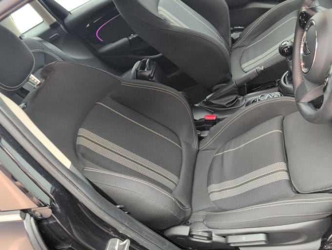 2025 Mini Hatch
