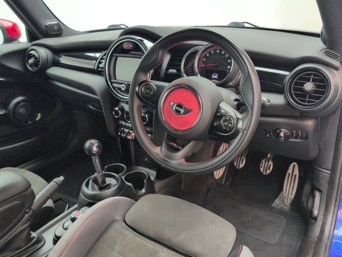 2025 Mini Hatch