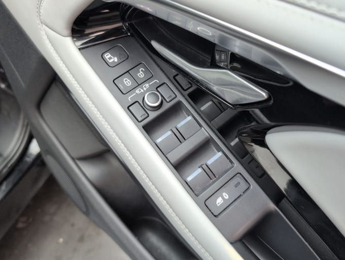 2025 Land Rover Range Rover Evoque