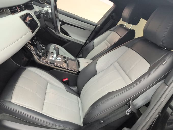 2025 Land Rover Range Rover Evoque