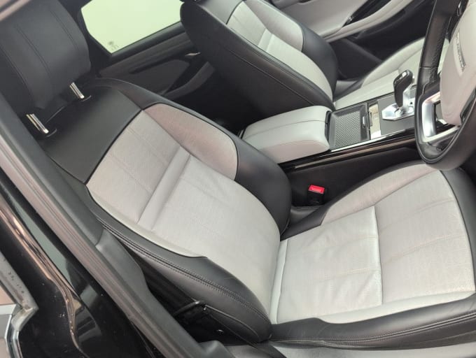 2025 Land Rover Range Rover Evoque