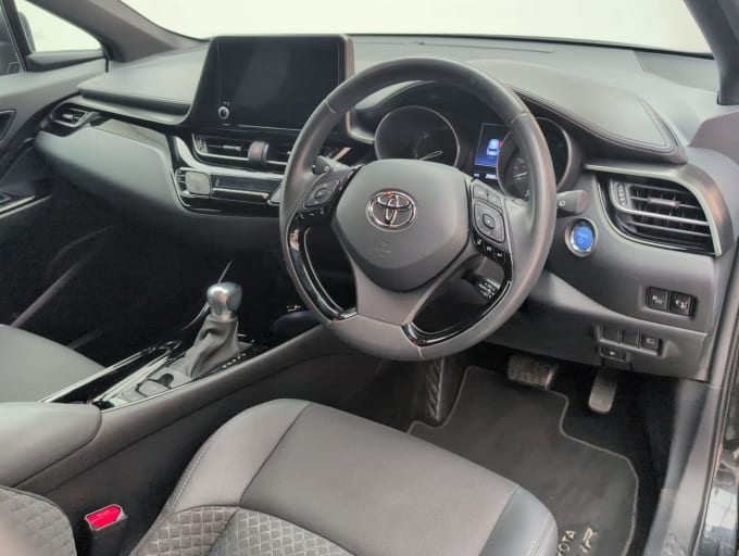 2025 Toyota C-hr