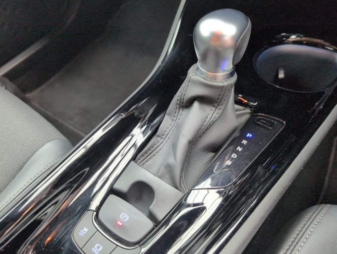 2025 Toyota C-hr