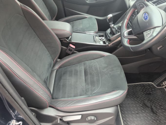 2025 Ford Kuga