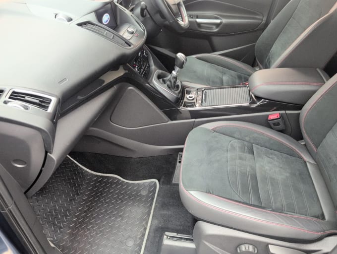 2025 Ford Kuga