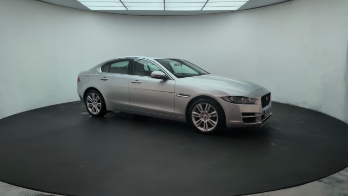 2025 Jaguar Xe