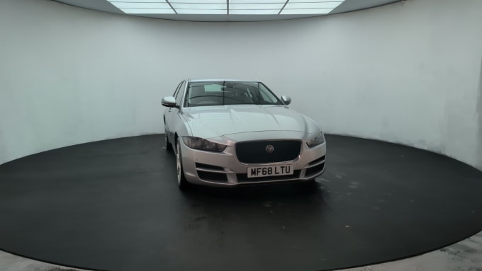 2025 Jaguar Xe