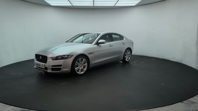 2025 Jaguar Xe