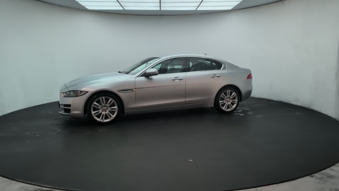 2025 Jaguar Xe