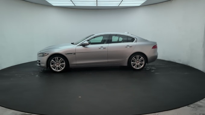 2025 Jaguar Xe