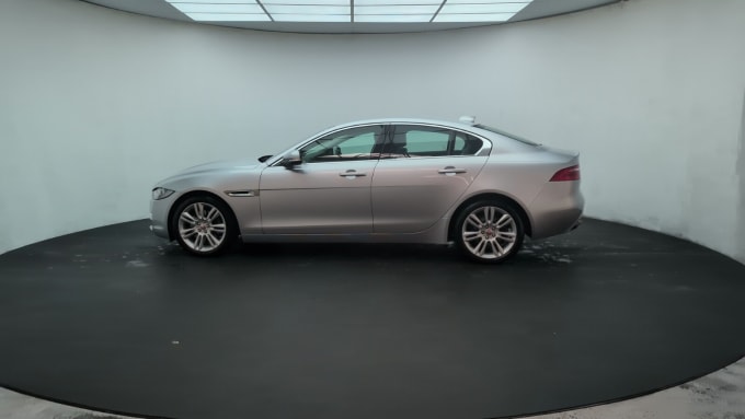 2025 Jaguar Xe