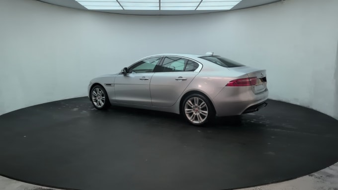 2025 Jaguar Xe