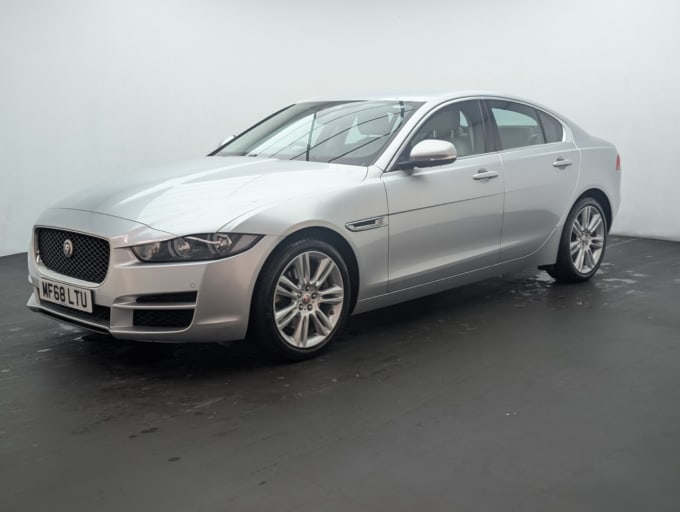 2025 Jaguar Xe