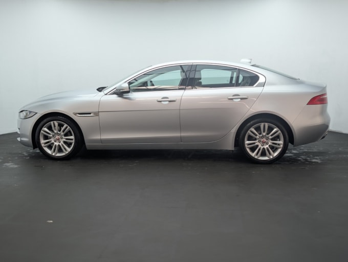 2025 Jaguar Xe