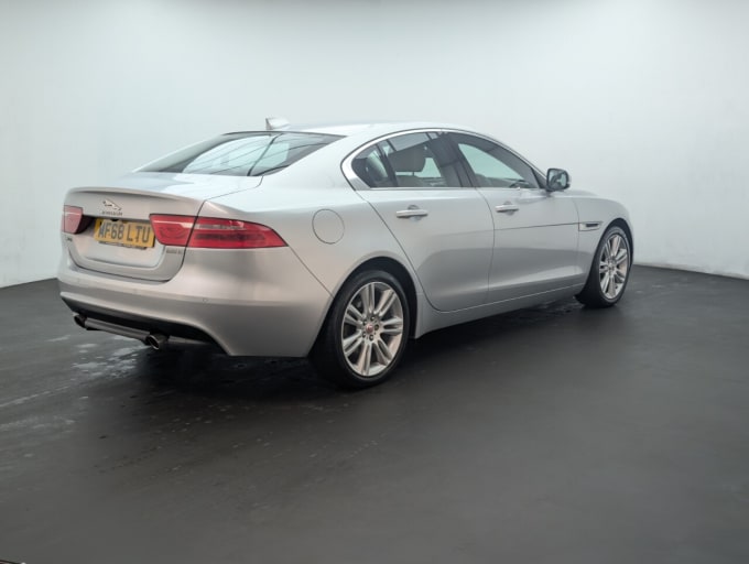 2025 Jaguar Xe