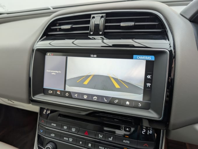 2025 Jaguar Xe