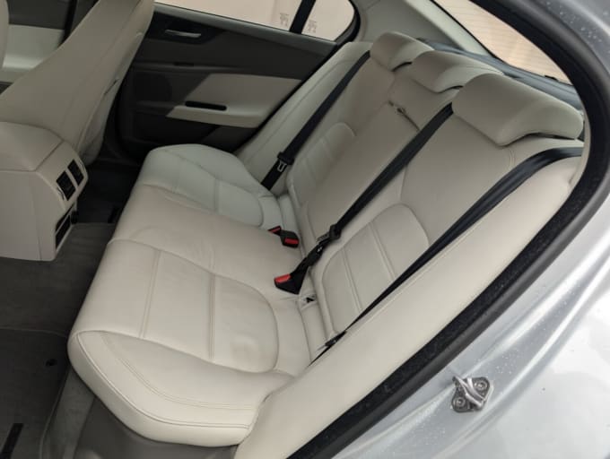 2025 Jaguar Xe