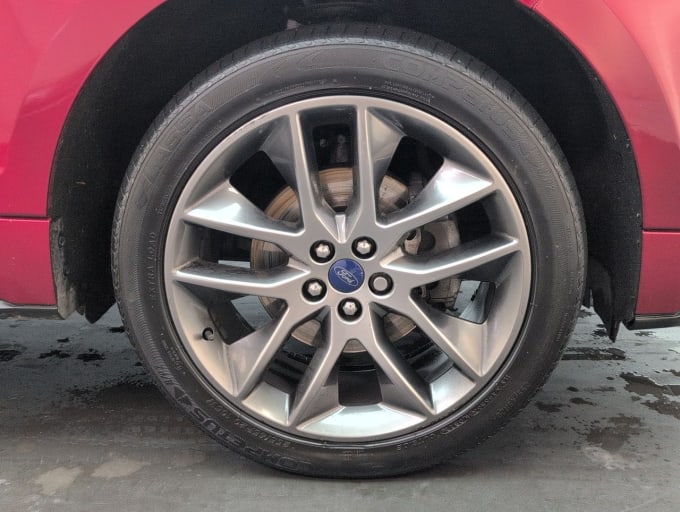 2025 Ford Edge