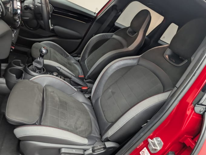 2025 Mini Hatch