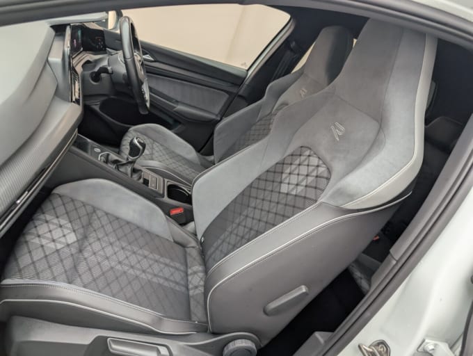 2025 Volkswagen Golf