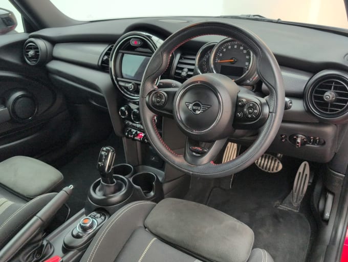 2025 Mini Hatch