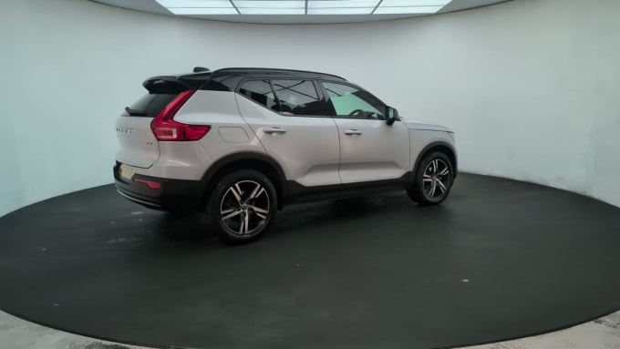 2025 Volvo Xc40