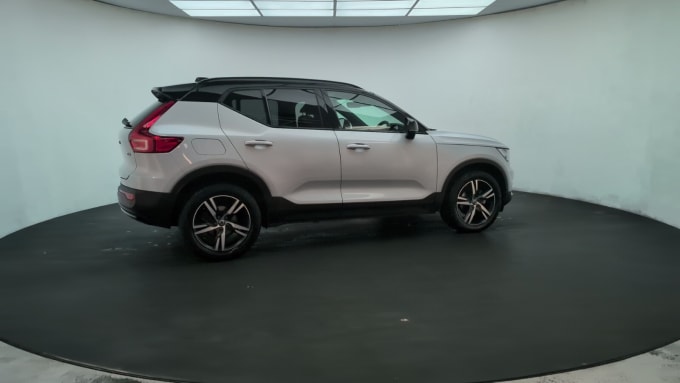 2025 Volvo Xc40