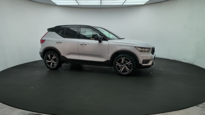 2025 Volvo Xc40