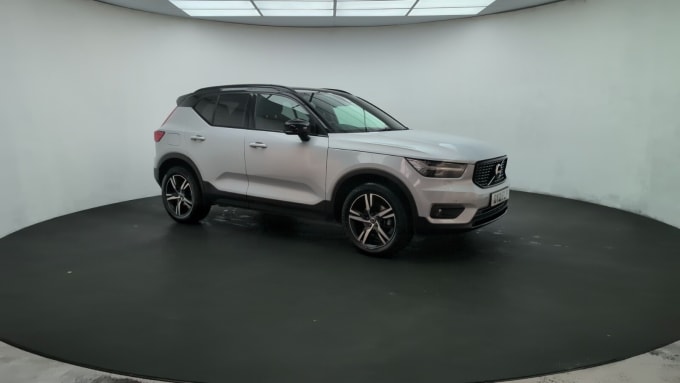 2025 Volvo Xc40