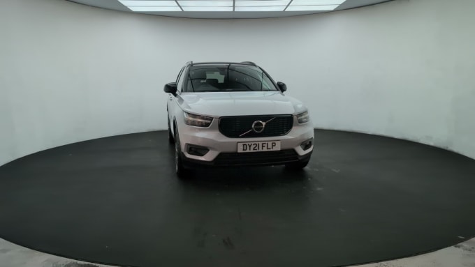 2025 Volvo Xc40