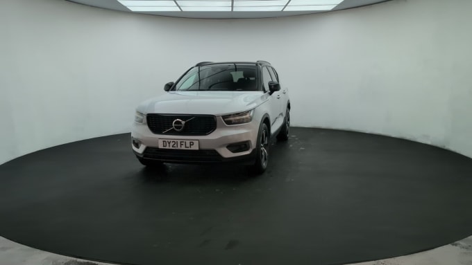 2025 Volvo Xc40
