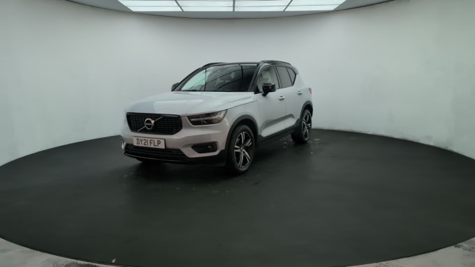 2025 Volvo Xc40