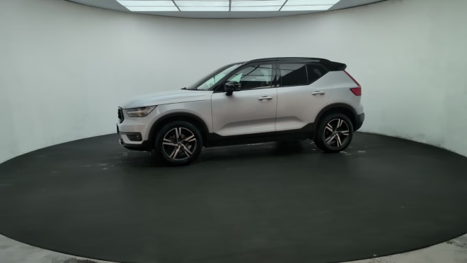 2025 Volvo Xc40