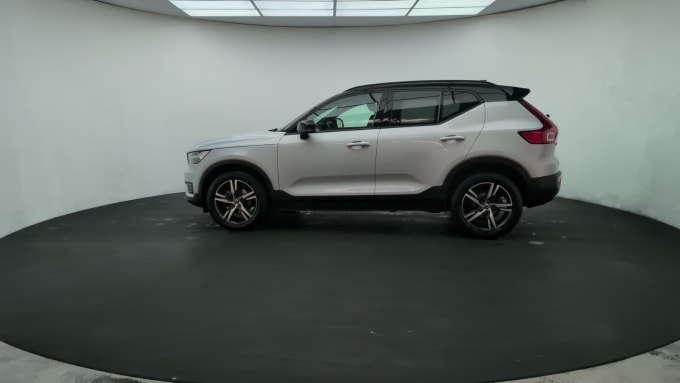 2025 Volvo Xc40