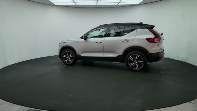 2025 Volvo Xc40