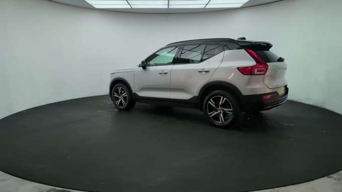 2025 Volvo Xc40