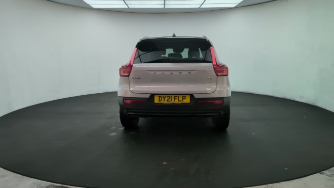 2025 Volvo Xc40