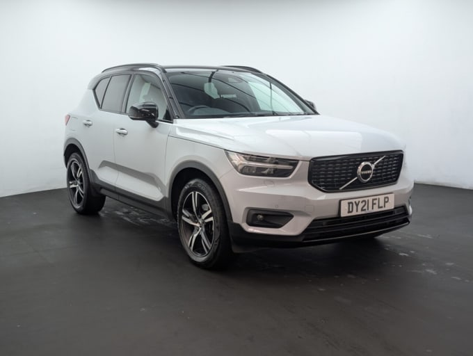 2025 Volvo Xc40