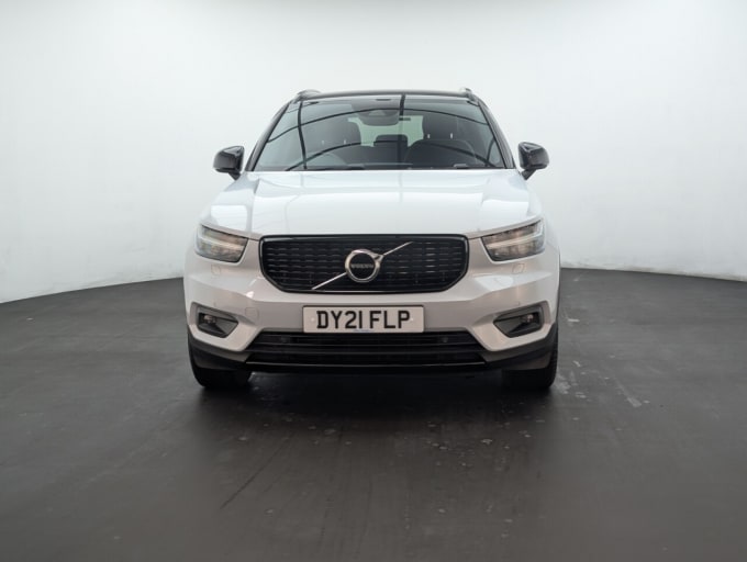 2025 Volvo Xc40