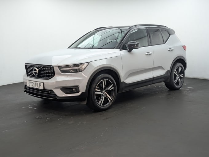 2025 Volvo Xc40