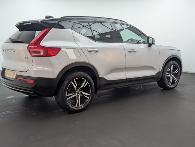 2025 Volvo Xc40