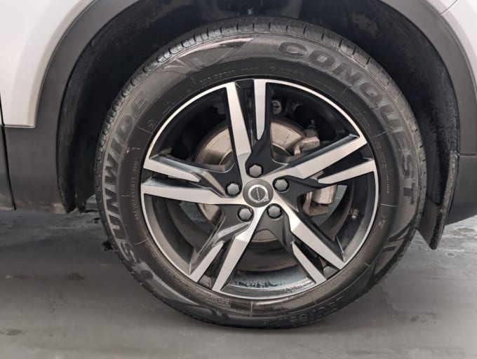 2025 Volvo Xc40