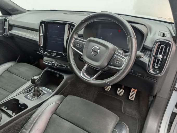 2025 Volvo Xc40