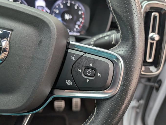 2025 Volvo Xc40