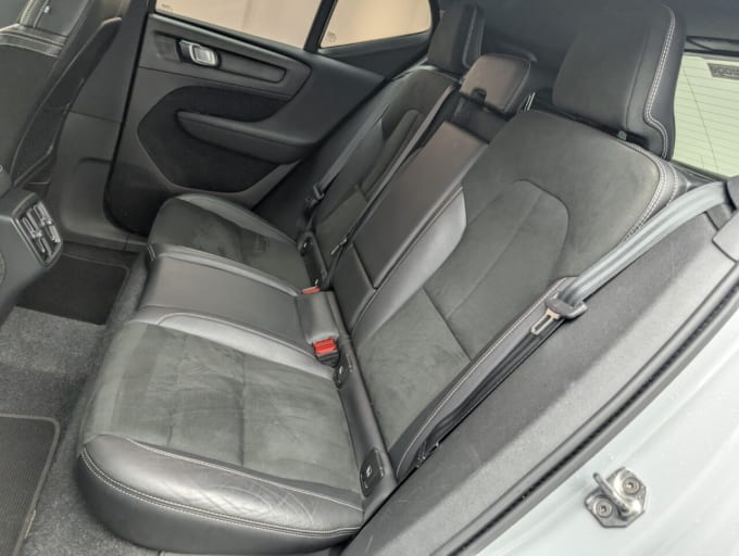 2025 Volvo Xc40