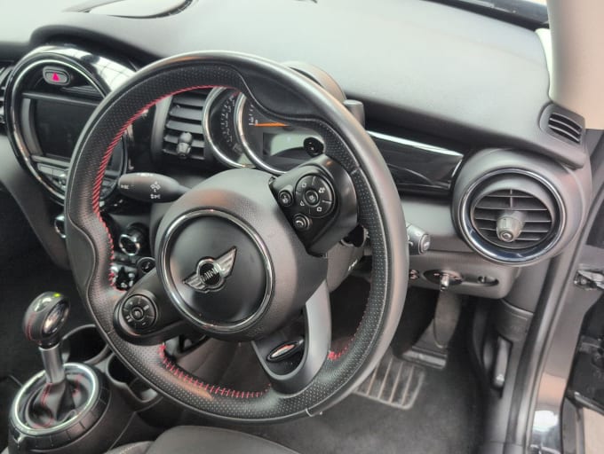2025 Mini Hatch
