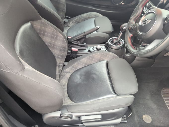 2025 Mini Hatch